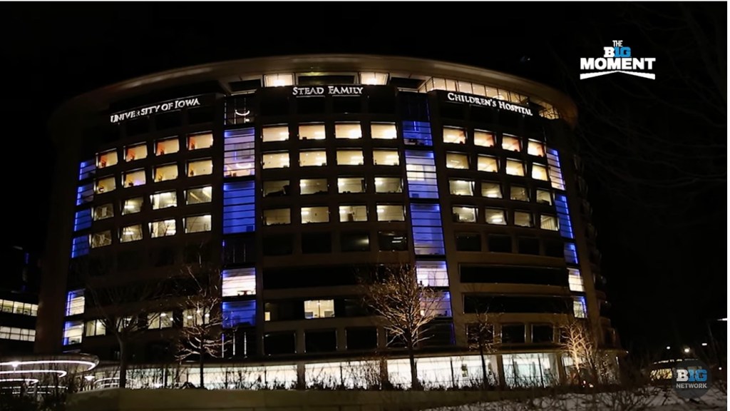The Hawkeye Wave – An Inspiring Wave Of Hope. | Our Iowa Heritage